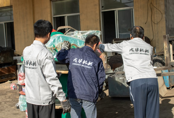 成華機(jī)械車間倉儲搬運(yùn)現(xiàn)場