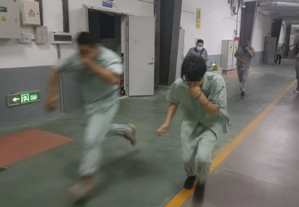 成華吊裝帶工廠組織開(kāi)展著火事故應(yīng)急演練