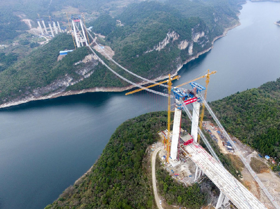 吊裝帶應(yīng)用于遵余高速飛龍湖烏江大橋鋼桁梁吊裝